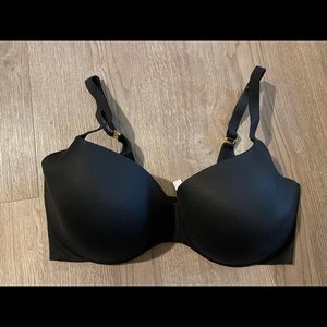 34DDD Incredible by Victoria’s Secret Bra